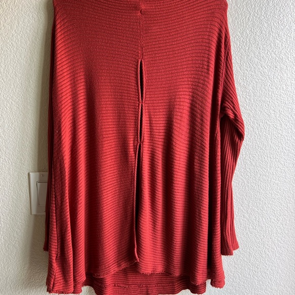 Free People love split back ribbed long sleeve pullover medium - Picture 4 of 9